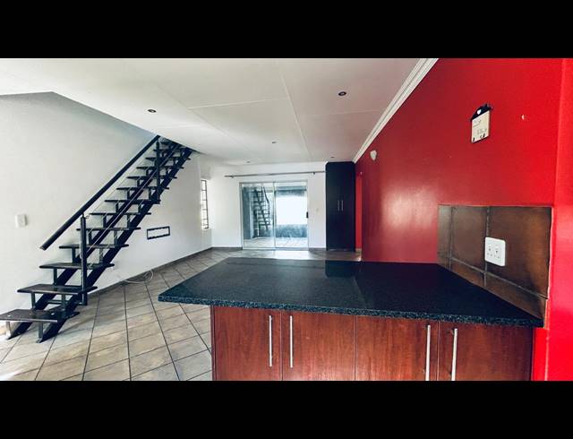 4 BEDROOM TOWNHOUSE FOR SALE IN WATERKLOOF EAST